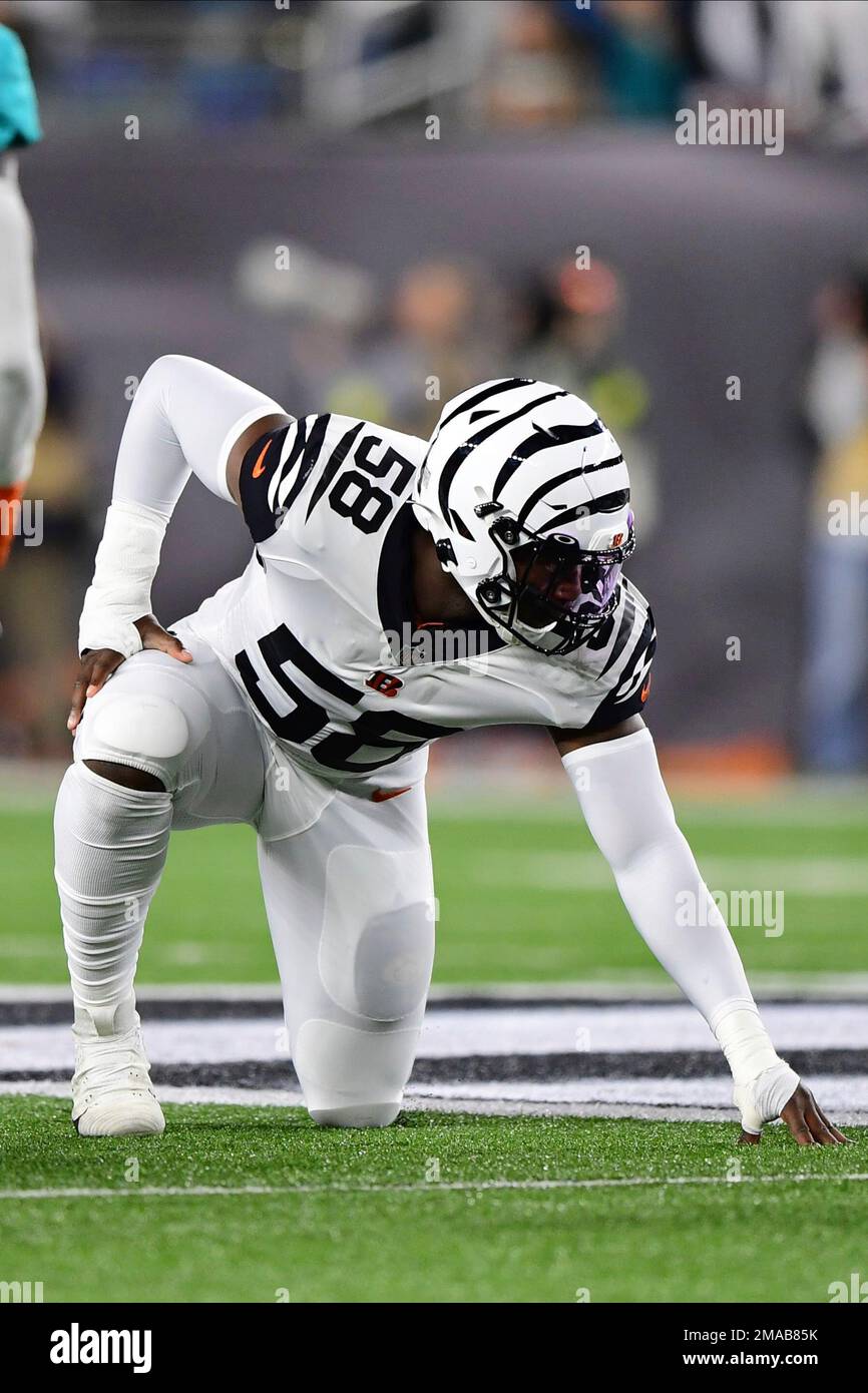 Cincinnati Bengals defensive end Joseph Ossai (58) lines up for the play  during an NFL football game against the Miami Dolphins, Thursday, Sept. 29,  2022, in Cincinnati. (AP Photo/Emilee Chinn Stock Photo - Alamy