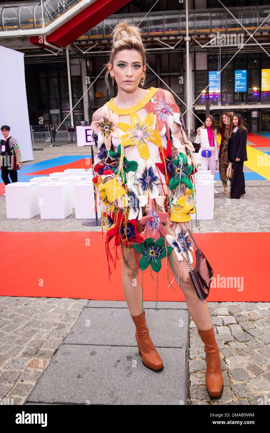 Stella McCartney Spring 2023 Ready-to-Wear Fashion Show