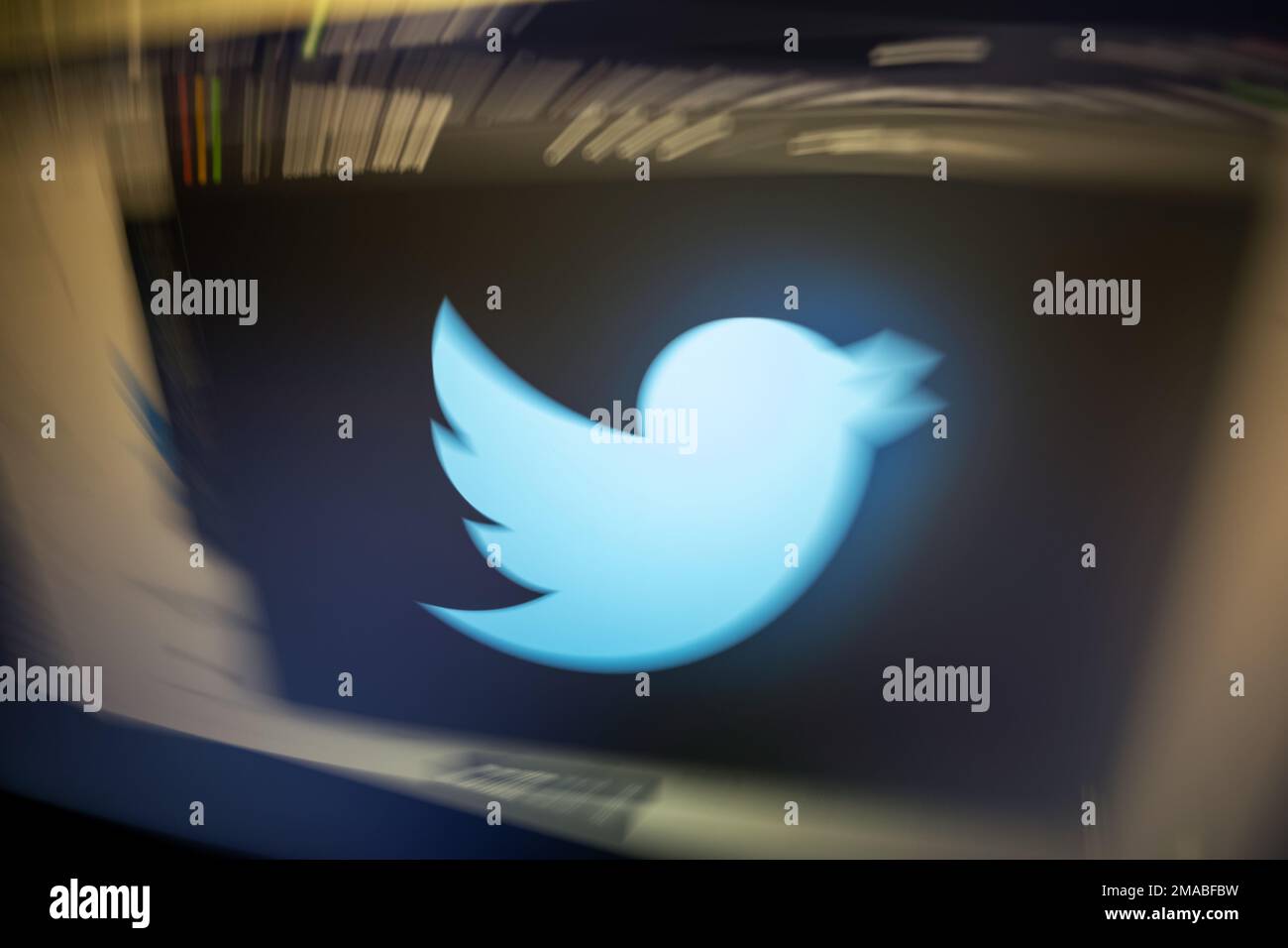 30.11.2022, Germany, Bremen, Bremen - The blue bird, the twitter logo on a screen, dynamically alienated. 00A221130D066CAROEX.JPG [MODEL RELEASE: NOT Stock Photo