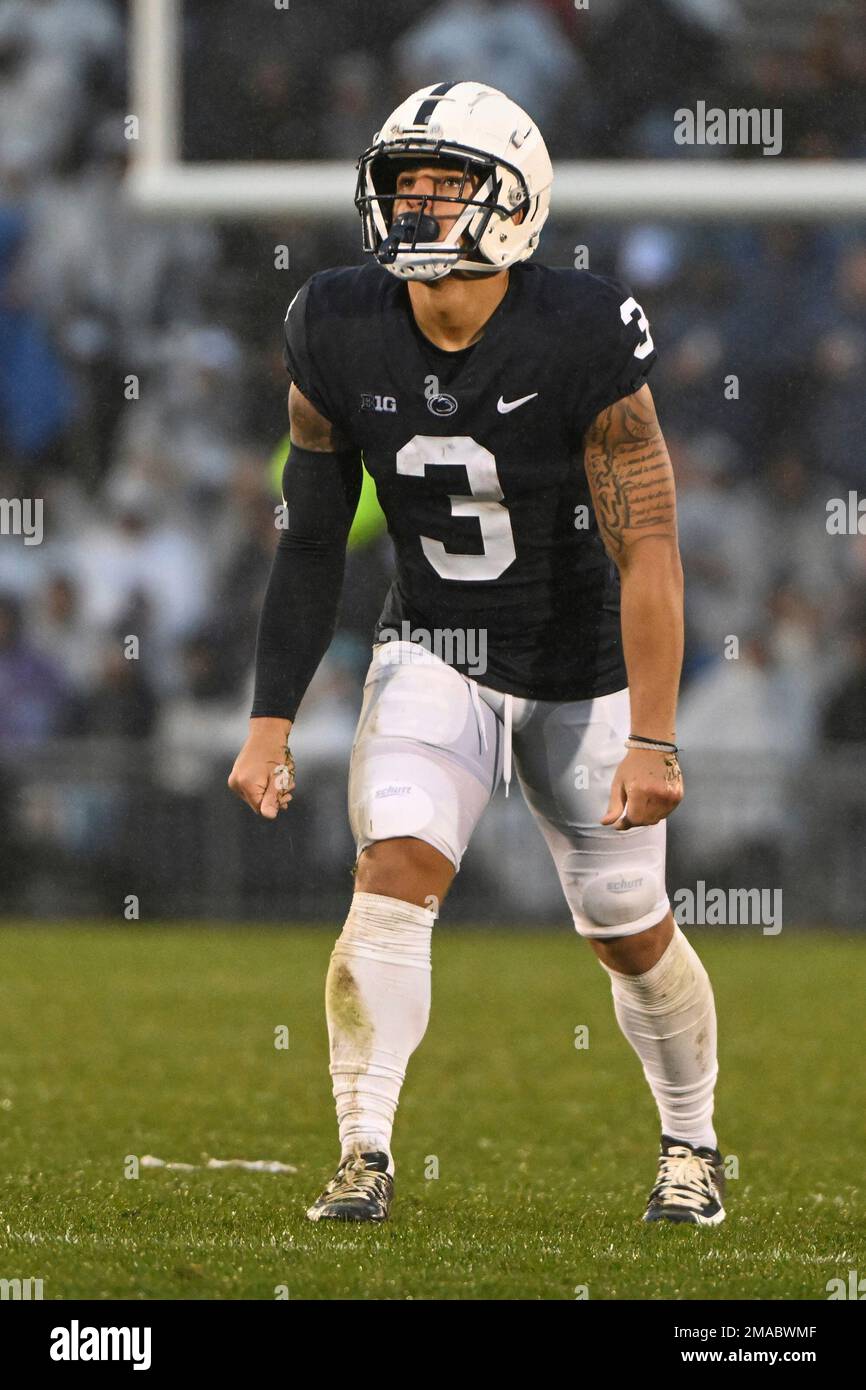 Penn State wide receiver Parker Washington (3) lines uo against