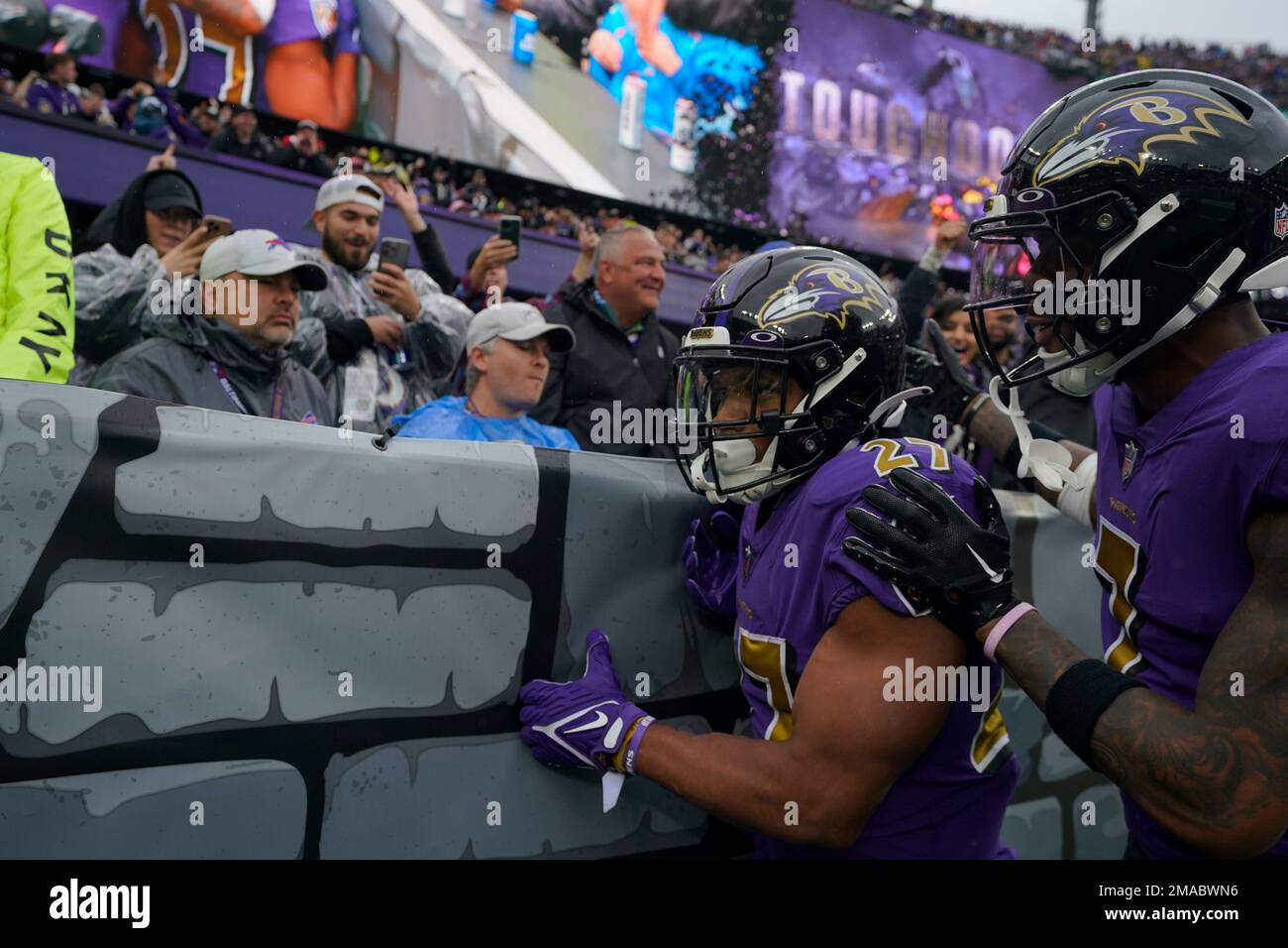 BALTIMORE, MD - OCTOBER 02: Baltimore Ravens running back J.K. Dobbins (27)  runs the ball for a touchdown during the Buffalo Bills versus Baltimore  Ravens NFL game at M&T Bank Stadium on