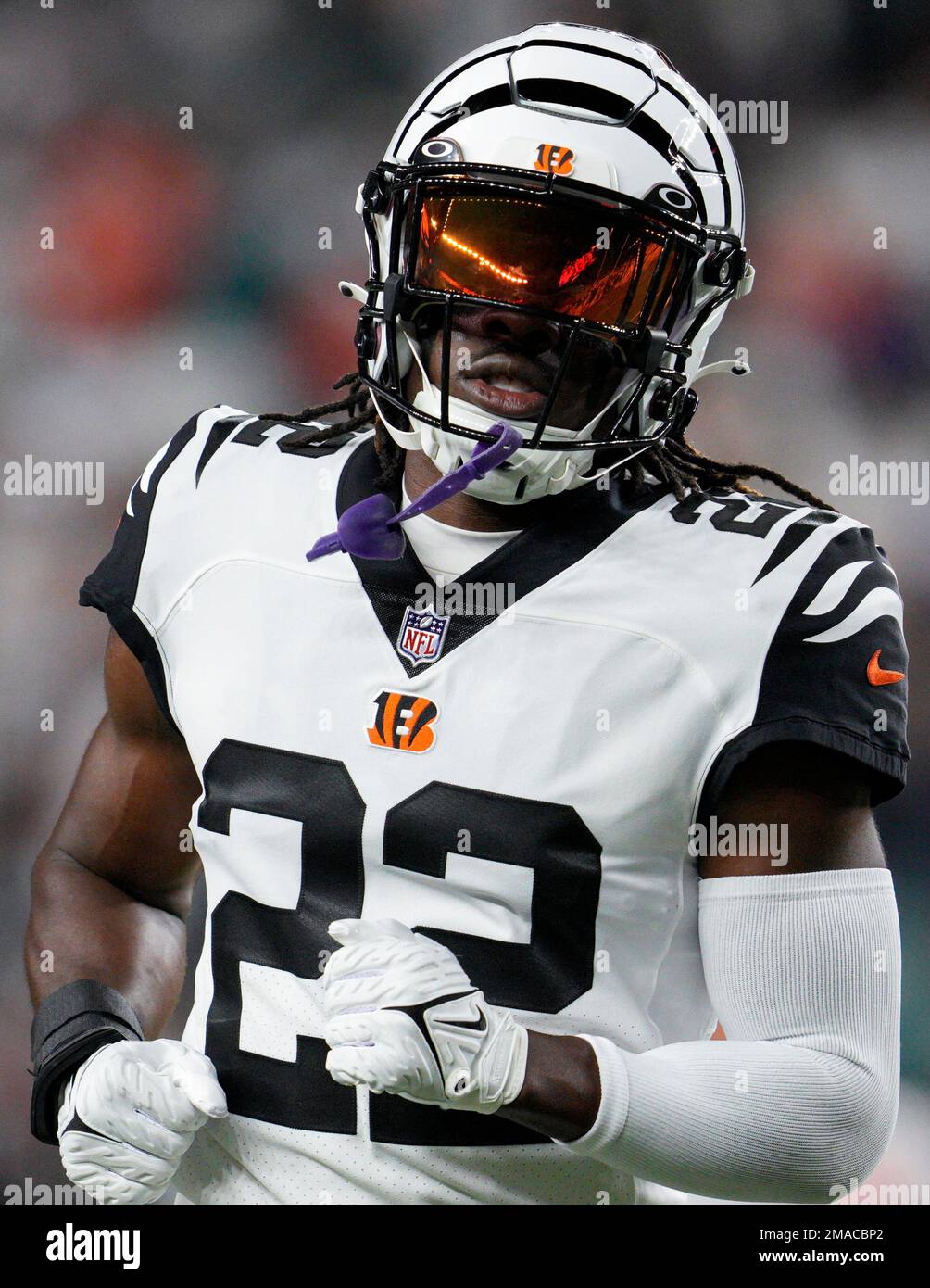 Cincinnati Bengals cornerback Chidobe Awuzie (22) warms up prior to his ...