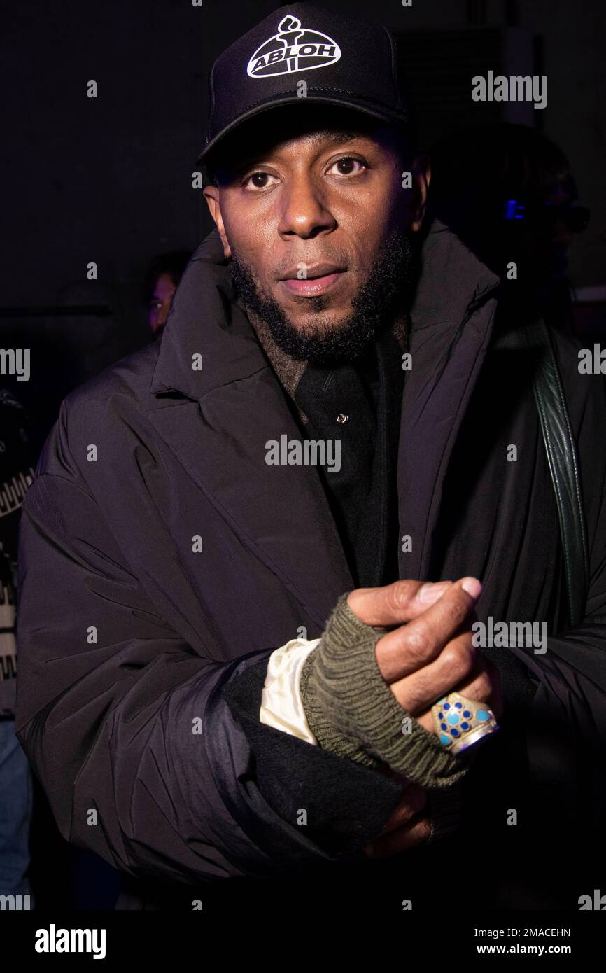 Mos Def arrives for the Off-White ready-to-wear Spring/Summer 2023 fashion  collection presented Thursday, Sept. 29, 2022 in Paris. (Photo by Vianney  Le Caer/Invision/AP Stock Photo - Alamy
