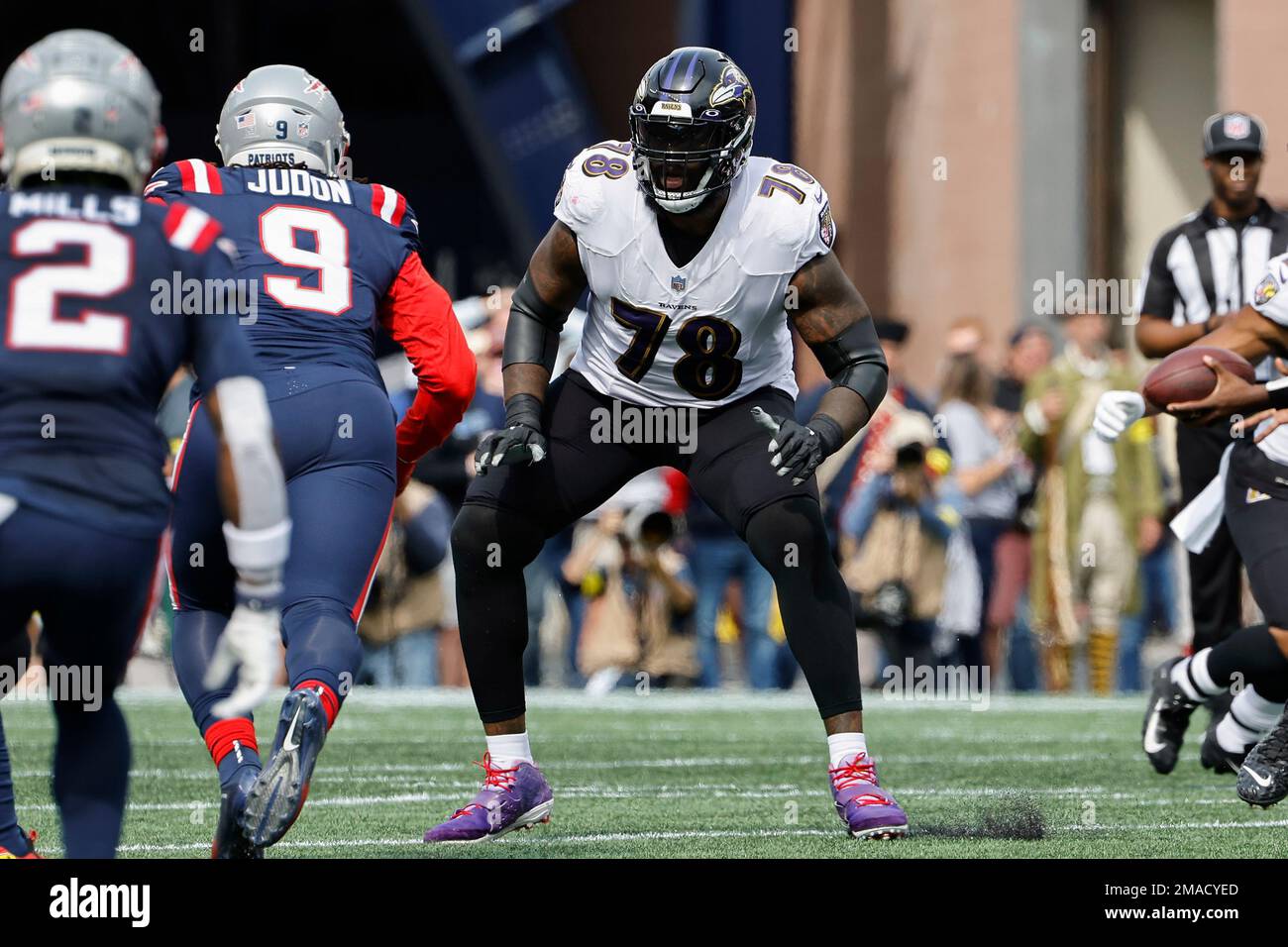 Baltimore Ravens offensive tackle Morgan Moses (78) warms up during a NFL  football game against the Tampa Bay Buccaneers,Thursday, Oct. 27, 2022 in  Tampa, Fla. (AP Photo/Alex Menendez Stock Photo - Alamy