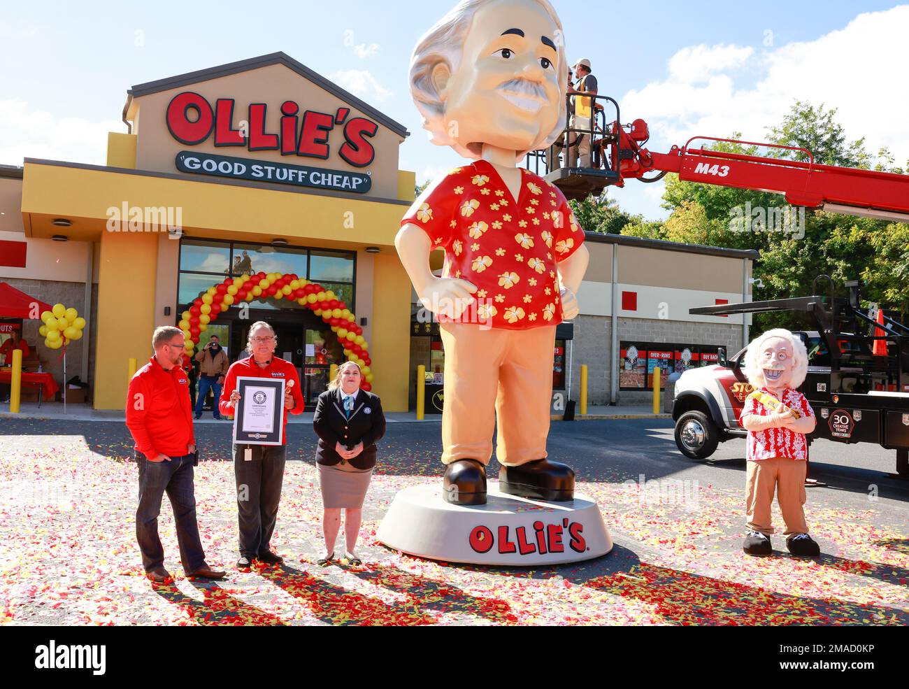 IMAGE DISTRIBUTED FOR OLLIE'S - Ollie's becomes a GUINNESS WORLD ...