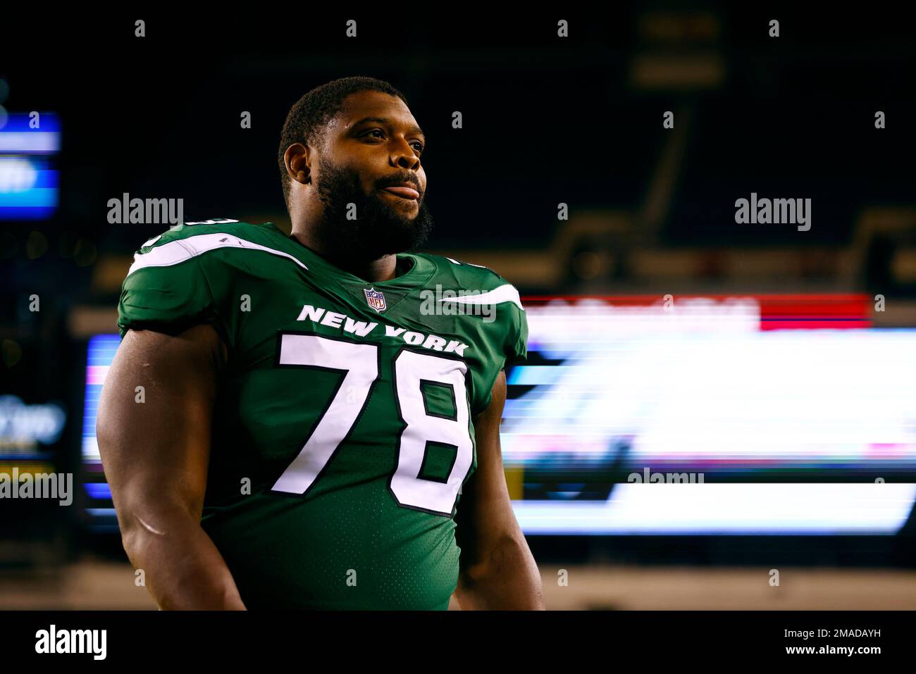 New York Jets guard Laurent Duvernay-Tardif (72) walks to the line