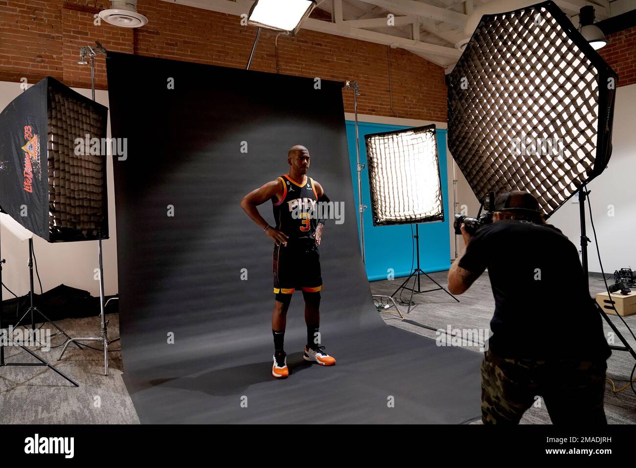 Phoenix Suns' Nassir Little poses for a portrait during the NBA basketball  team's media day, Monday, Oct. 2, 2023, in Phoenix. (AP Photo/Matt York  Stock Photo - Alamy