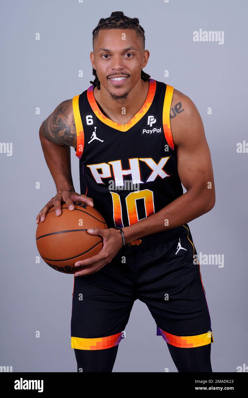 Phoenix Suns' Damion Lee poses for a photo during an NBA basketball media  day, Monday, Sept. 26, 2022, in Phoenix. (AP Photo/Matt York Stock Photo -  Alamy