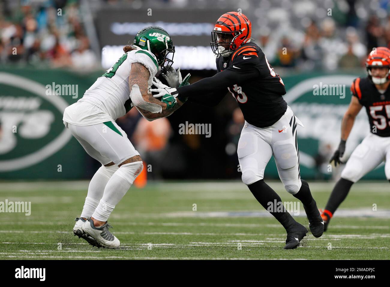 Cincinnati Bengals defensive end Jeff Gunter (93) in coverage against New  York Jets tight end Tyler Conklin (83) during an NFL football game, Sunday,  Sept. 25, 2022, in East Rutherford, N.J. The