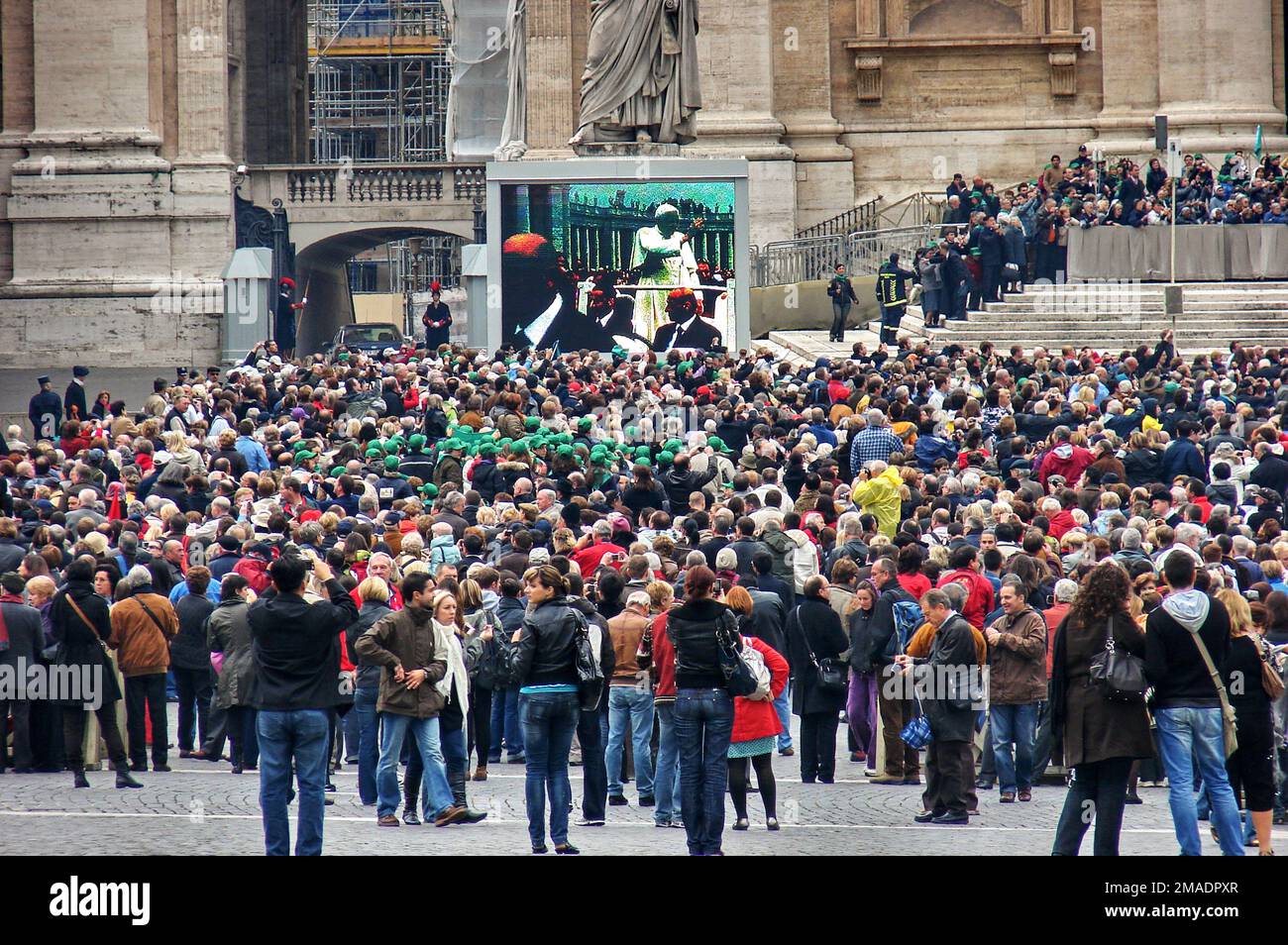 People in St. Peter's Square during the Pope Benedict XVI speech in Vatican 12 november 2008 Stock Photo