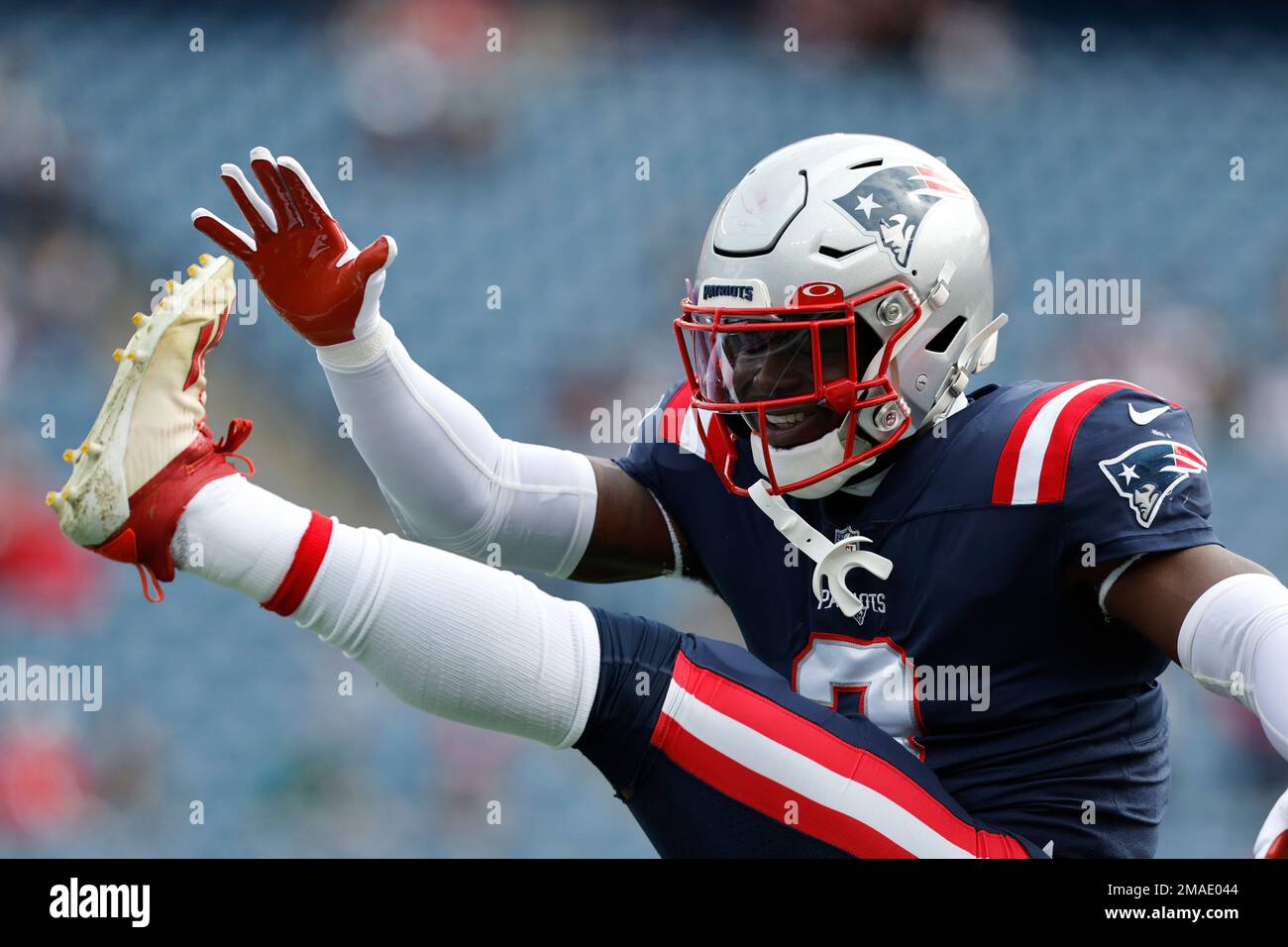 FOXBOROUGH, MA - OCTOBER 09: New England Patriots safety Jabrill Peppers  (3) in action during a NFL game between Detroit Lions and New England  Patriots on October 9, 2022, at Gillette Stadium