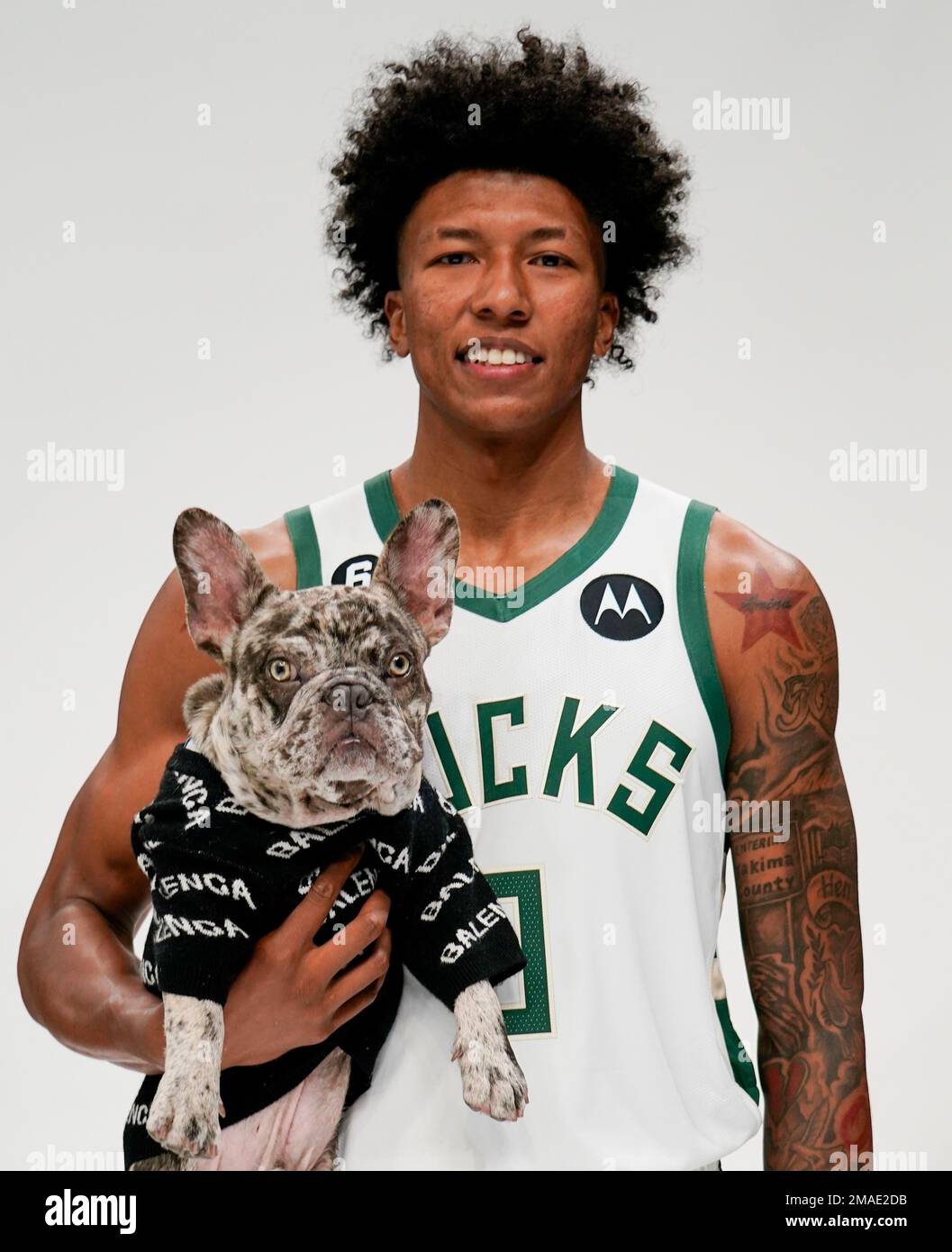 Milwaukee Bucks' MarJon Beauchamp poses with his dog Pluto at the NBA  basketball team's media day Sunday, Sept. 25, 2022, in Milwaukee. (AP  Photo/Morry Gash Stock Photo - Alamy