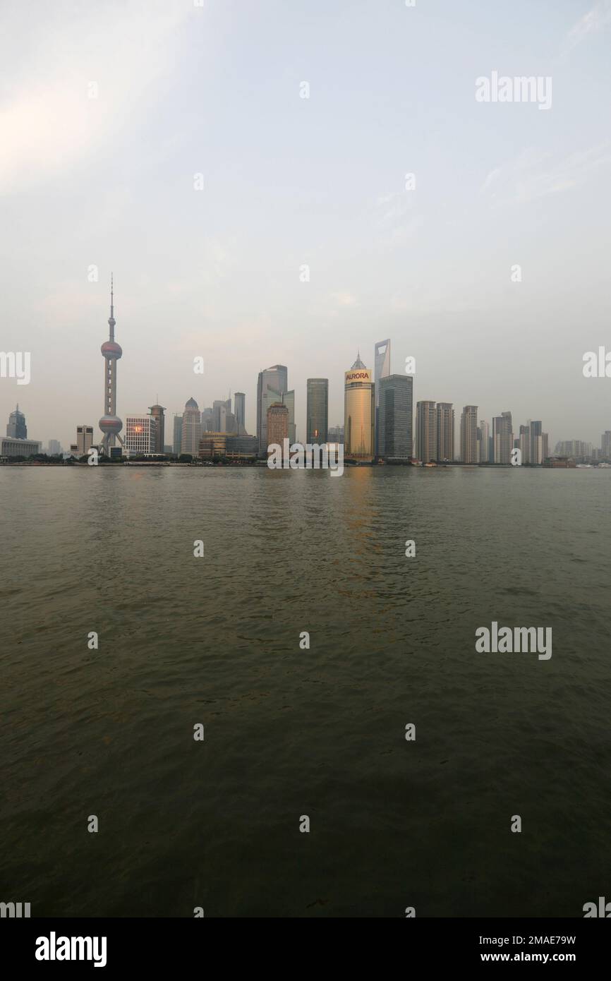China shanghai skyline hi-res stock photography and images - Alamy