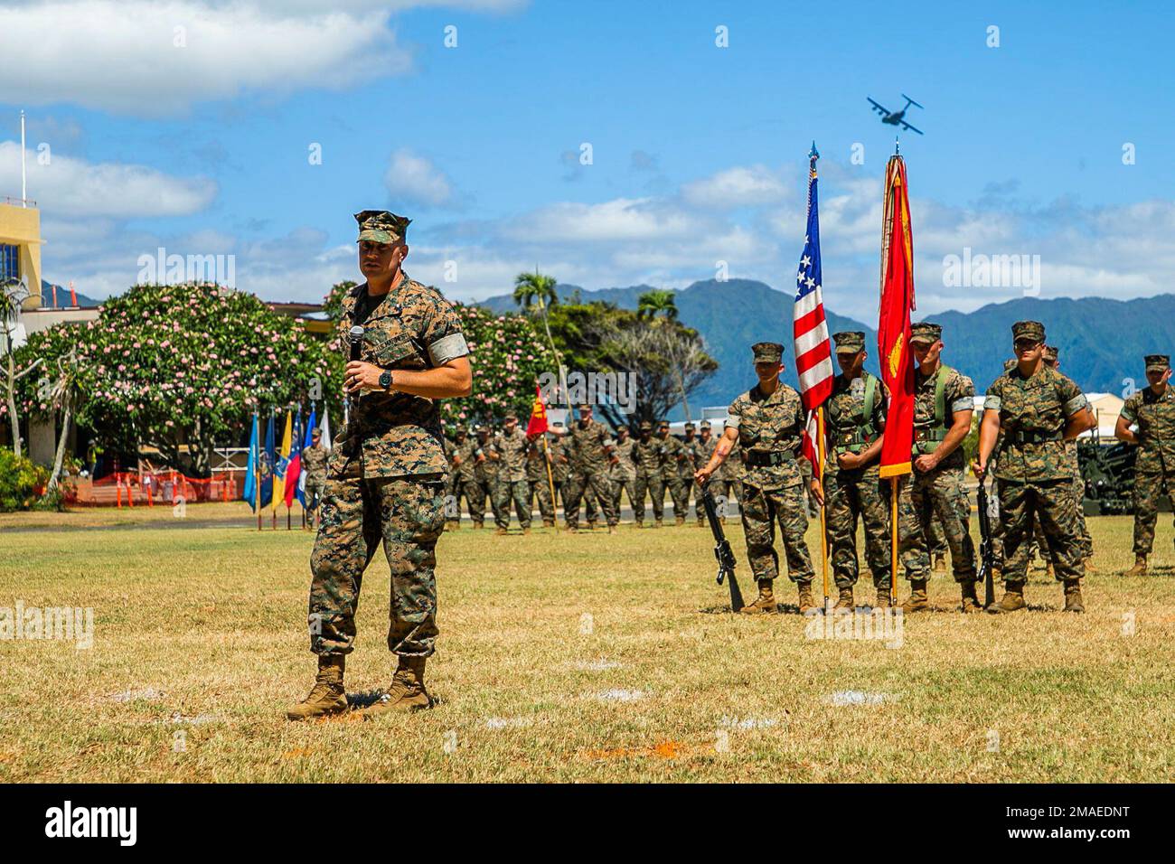 U.S. Marine Corps Lt. Col. Richard Neikirk, outgoing commanding officer, 1st Battalion, 12th Marine Regiment, addresses the audience during the unit’s change of command ceremony on Marine Corps Base Hawaii, May 26, 2022. LtCol. Neikirk relinquished command of 1st Battalion, 12th Marines to Lt. Col. Joseph Gill II. Stock Photo