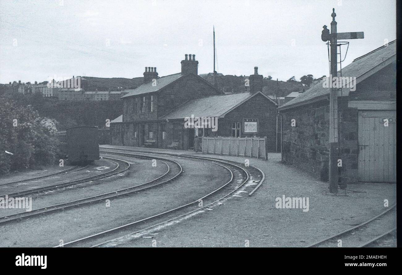 Porthmadog station on the narrow gauge Ffestiniog Railway in the 1930s Stock Photo