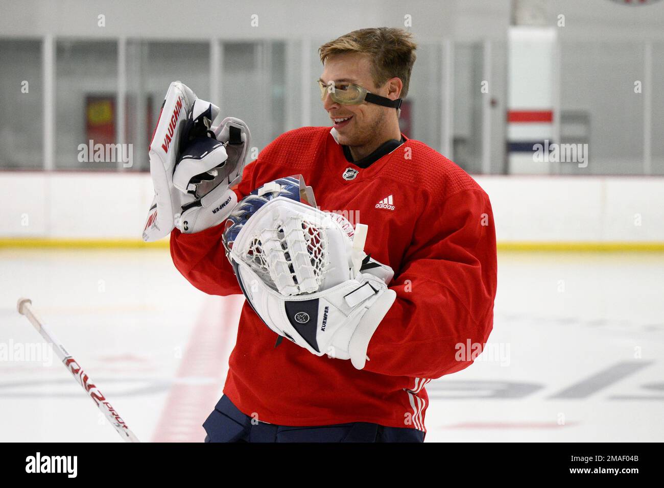 Goalie Darcy Kuemper of the Washington Capitals looks on against