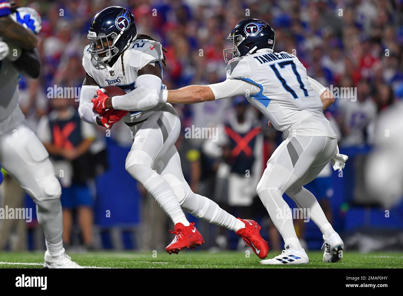 Tennessee Titans running back Derrick Henry warms up before an NFL football  game against the Buffalo Bills in Orchard Park, N.Y., Monday, Sept. 19,  2022. (AP Photo/Adrian Kraus Stock Photo - Alamy