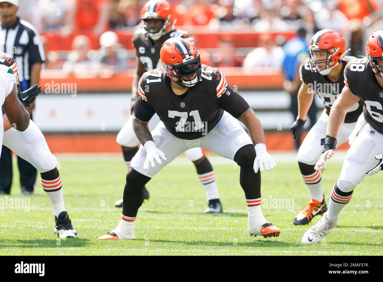 Cleveland Browns offensive tackle Jedrick Wills Jr. (71) plays against the  New York Jets during the first half of an NFL football game, Sunday, Sept.  18, 2022, in Cleveland. (AP Photo/Ron Schwane