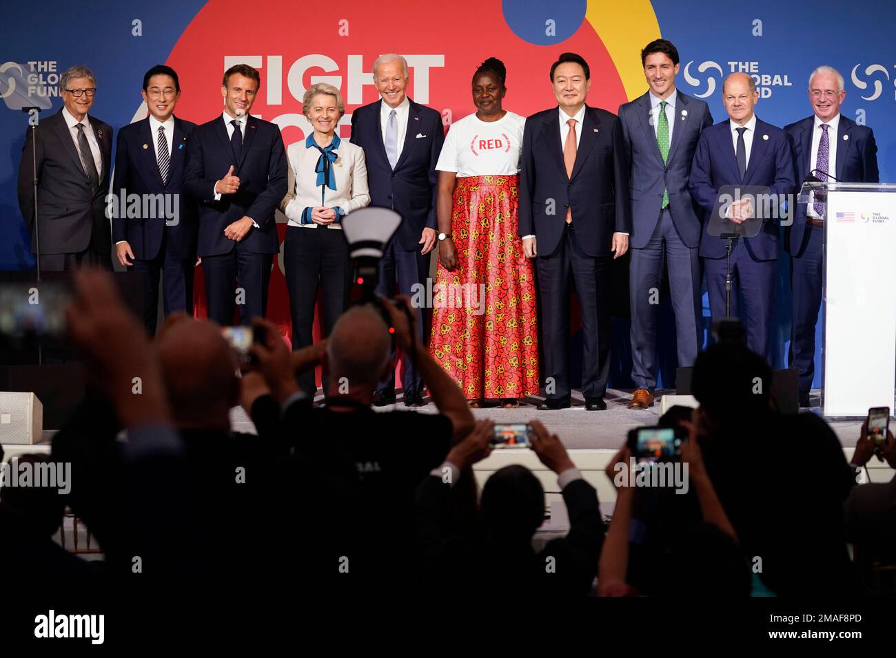 From left, Bill Gates, Prime Minister of Japan Fumio Kishida, French