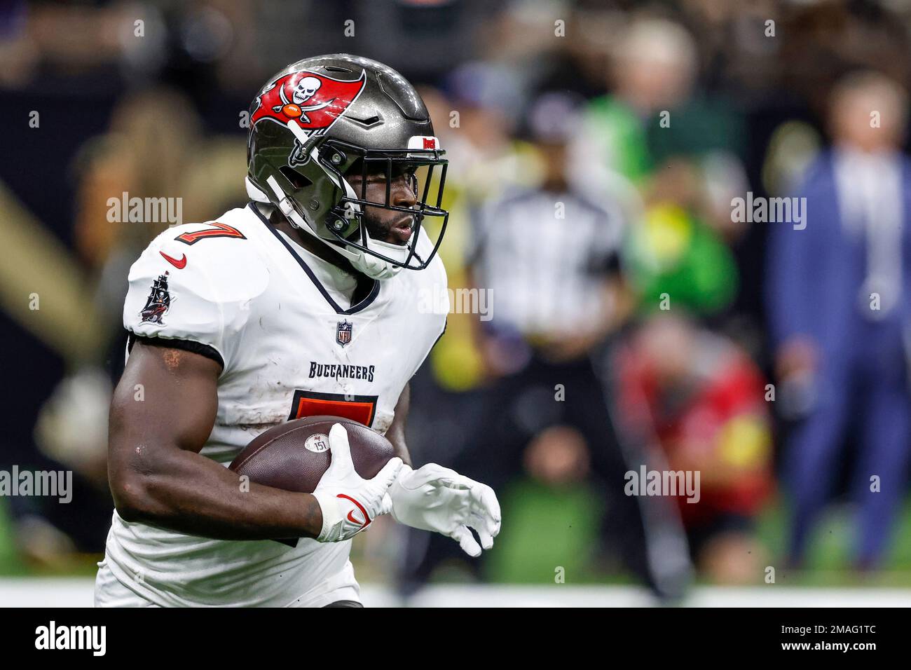 Tampa Bay Buccaneers running back Leonard Fournette carries the ball ...