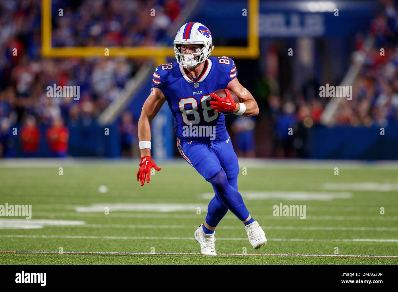 Buffalo Bills tight end Dawson Knox catches a key fourth quarter