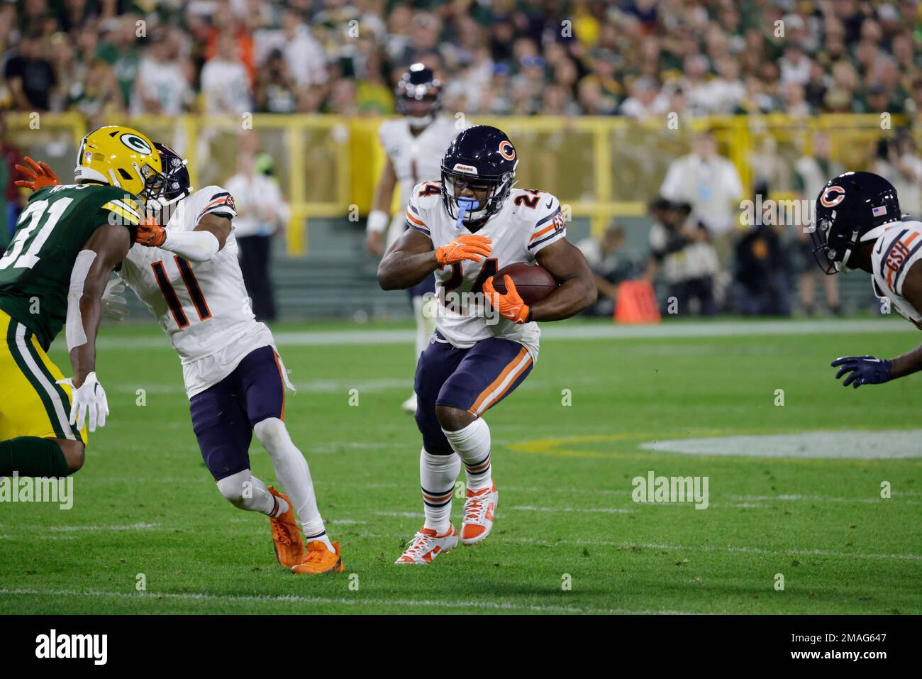 Chicago Bears running back Khalil Herbert (24) during an NFL football game  between the Packers and Bears Sunday, Sept. 18, 2022, in Green Bay, Wis.  (AP Photo/Mike Roemer Stock Photo - Alamy