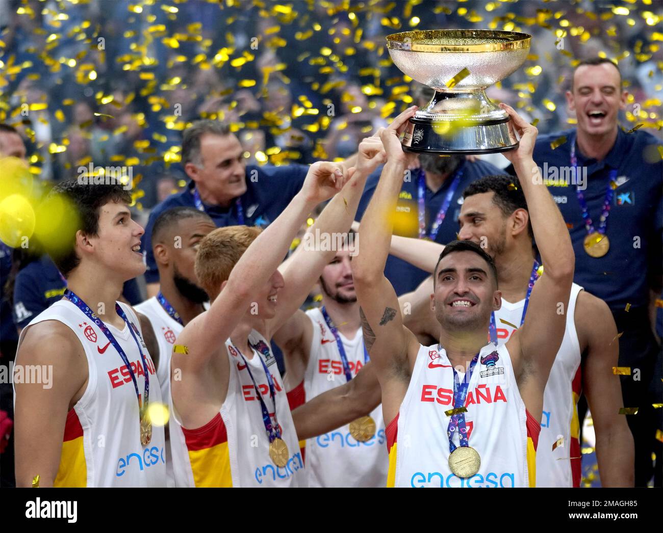 Spain's Jaime Fernandez, front right, and his teammates celebrate winning  the Eurobasket final basketball match between Spain and France in Berlin,  Germany, Sunday, Sept. 18, 2022. Spain defeated France by 88-76. (AP