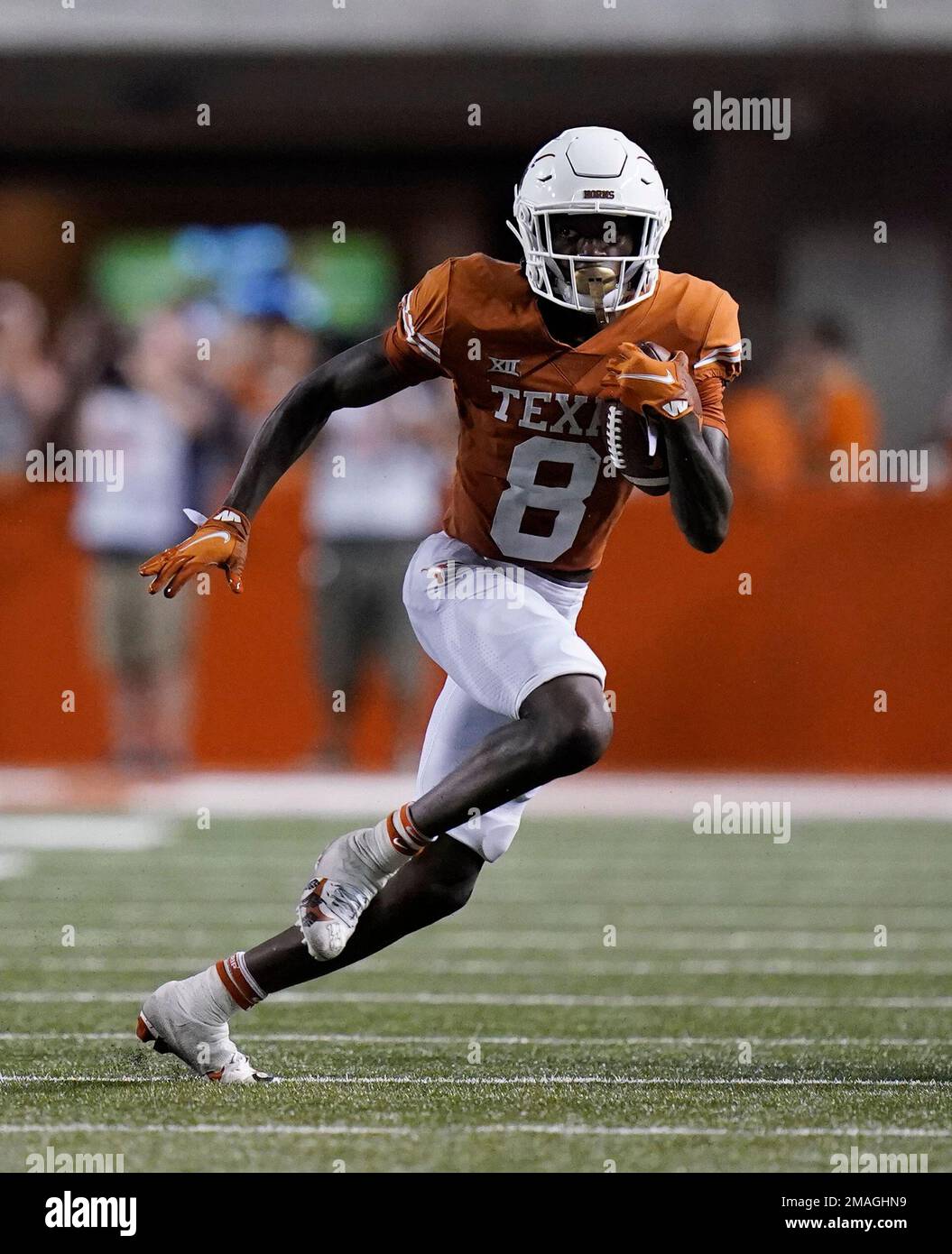 WE LOVE FOOTBALL スポーツ Texas wide receiver Xavier Worthy (8) during an NCAA college