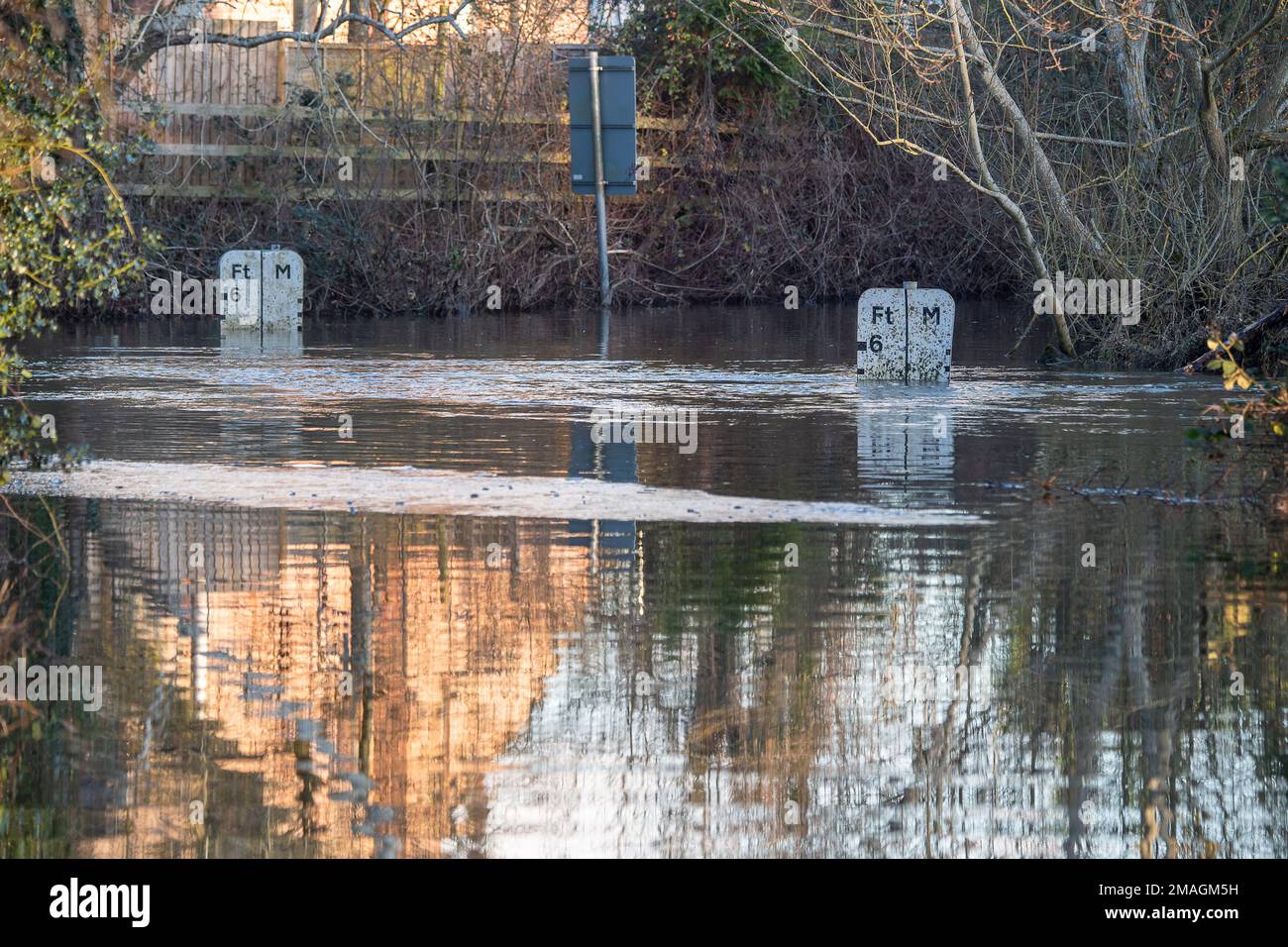 Charvil, Berkshire, UK. 19th January, 2023. The Land's End Ford in