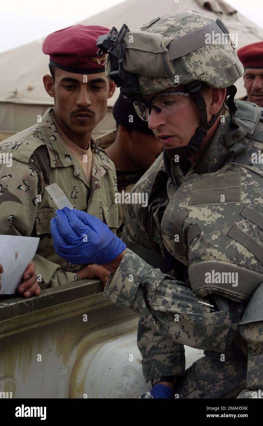 070406-A-4746S-072. Base: Camp Echo State: Ad Diwaniyah Country: Iraq (IRQ) Scene Major Command Shown: NORTHEAST Stock Photo
