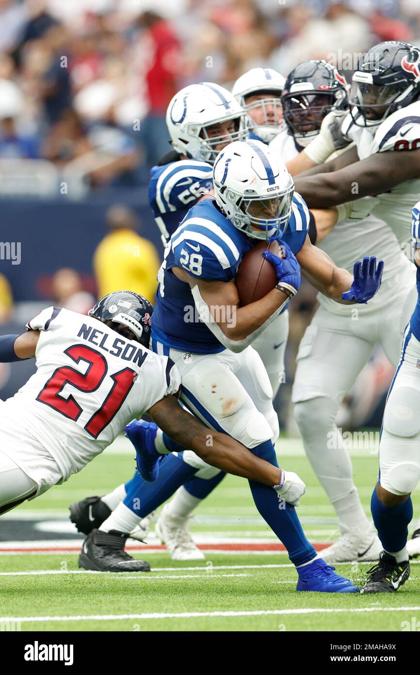 Indianapolis Colts running back Jonathan Taylor (28) carries the