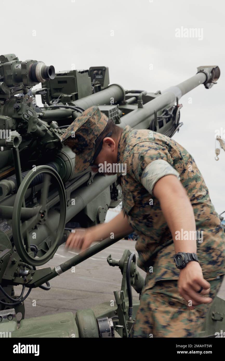 M777 howitzer display hi-res stock photography and images - Alamy