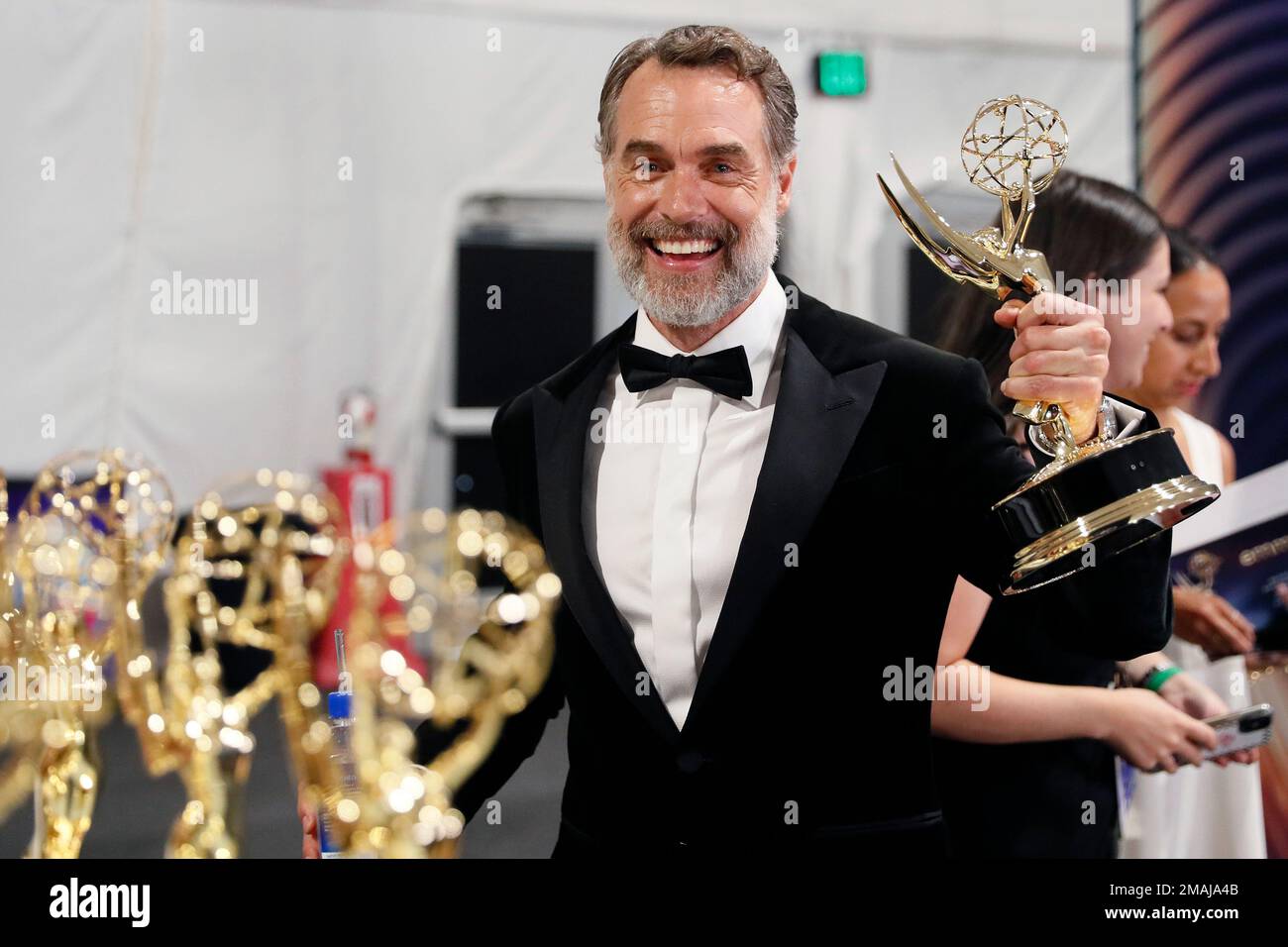 Murray Bartlett accepts the Emmy for outstanding supporting actor in a