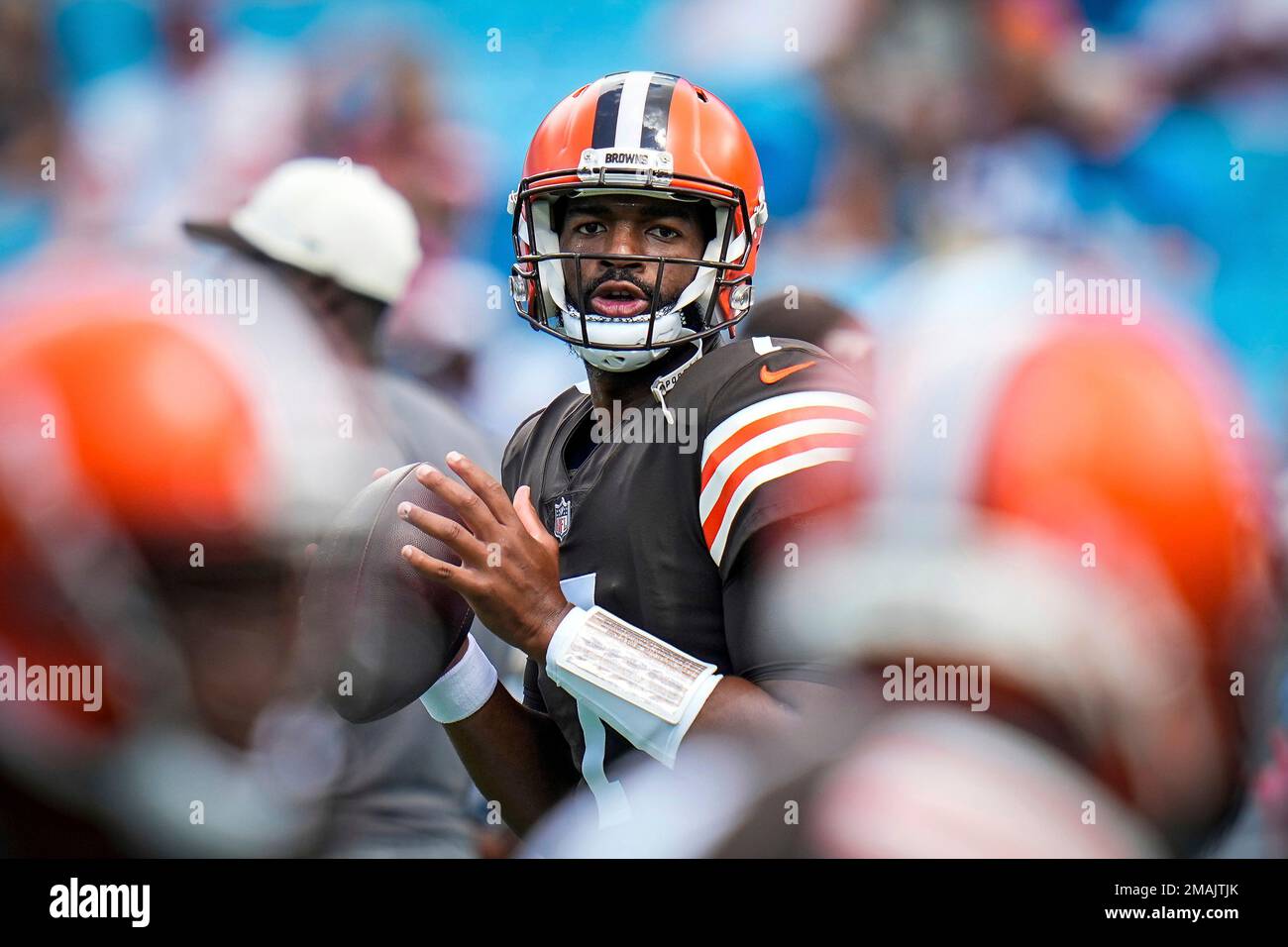 Cleveland Browns quarterback Jacoby Brissett (7) warms up before an NFL  football game against the Carolina Panthers on Sunday, Sept. 11, 2022, in  Charlotte, N.C. (AP Photo/Rusty Jones Stock Photo - Alamy