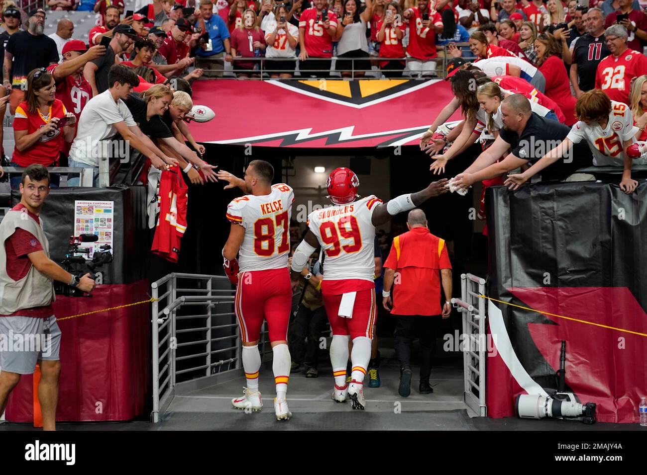 Kansas City Chiefs tight end Travis Kelce (87) and defensive