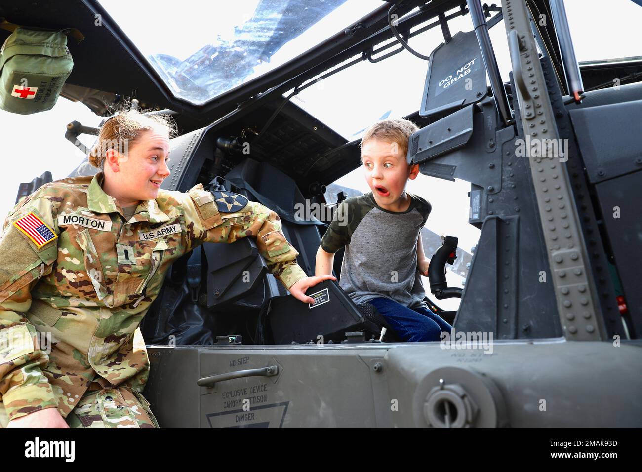 Shock helicopter hi-res stock photography and images - Alamy