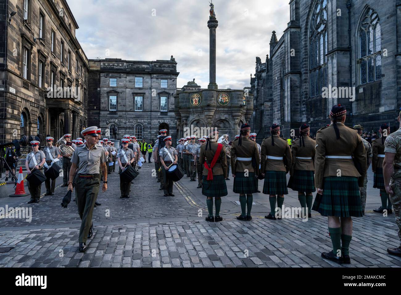 members-of-the-4th-battalion-royal-regiment-of-scotland-and-the-royal