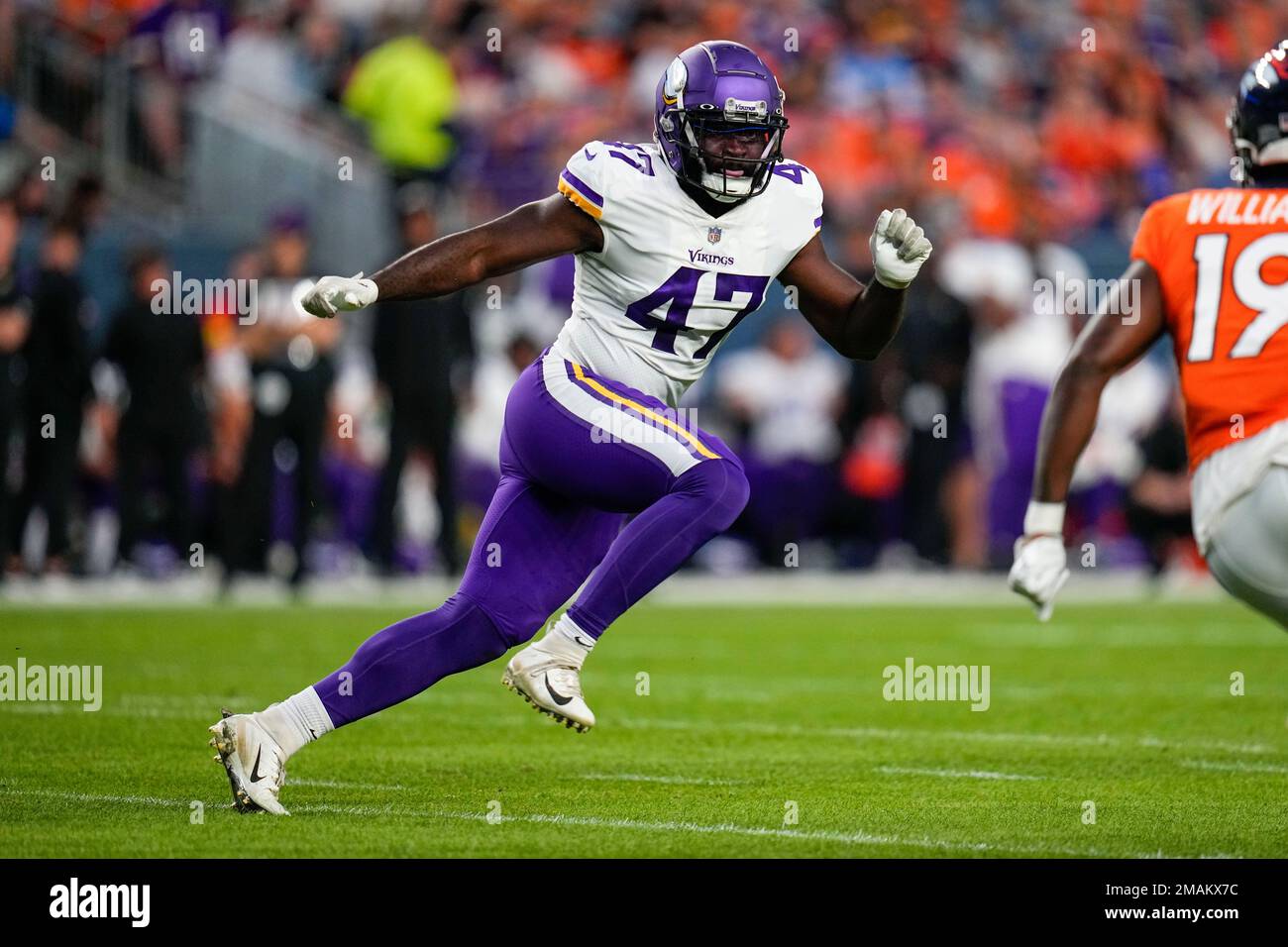 Minnesota Vikings linebacker William Kwenkeu (47) plays against