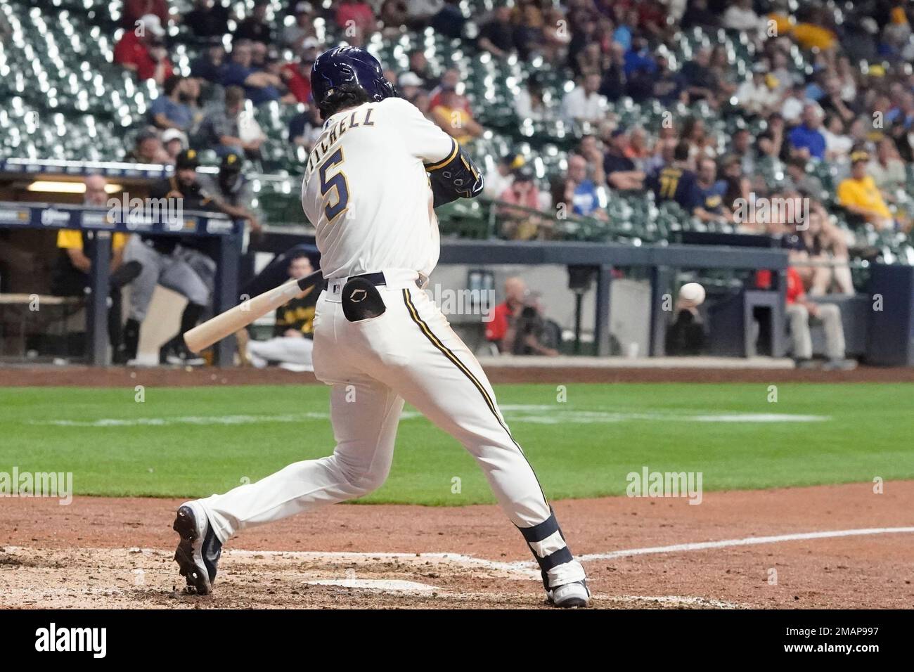 Garrett Mitchell plays hero in Brewers 7-6 walk-off victory over