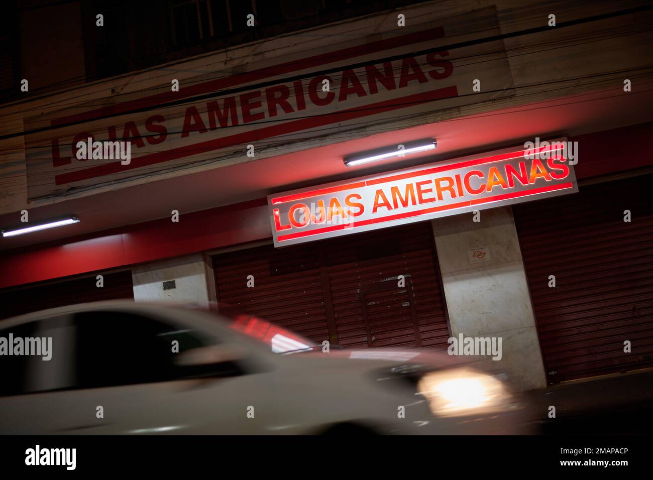 Franca, Sao Paulo, Brazil. 19th Jan, 2023. The facade of an Americanas store closed after business hours in Franca. The company's bankruptcy filing was accepted after declaring debts of R$ 43 billion (BRL) from a total of around 16,300 creditors. (Credit Image: © Igor Do Vale/ZUMA Press Wire) EDITORIAL USAGE ONLY! Not for Commercial USAGE! Credit: ZUMA Press, Inc./Alamy Live News Stock Photo