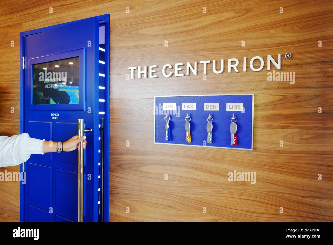 IMAGE DISTRIBUTED FOR AMERICAN EXPRESS American Express Platinum Card