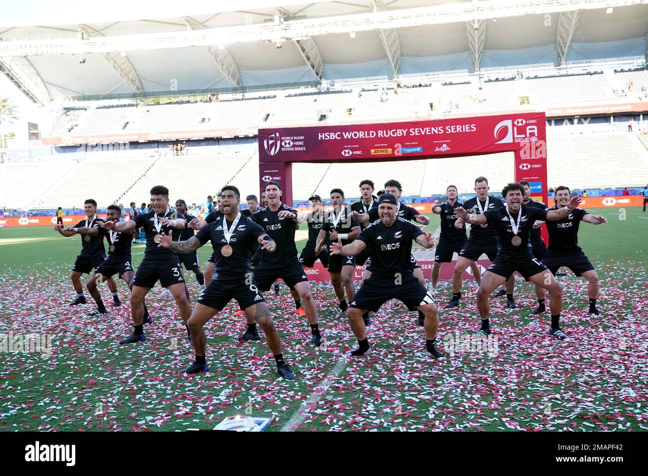 New Zealand celebrates after winning the Los Angeles rugby sevens