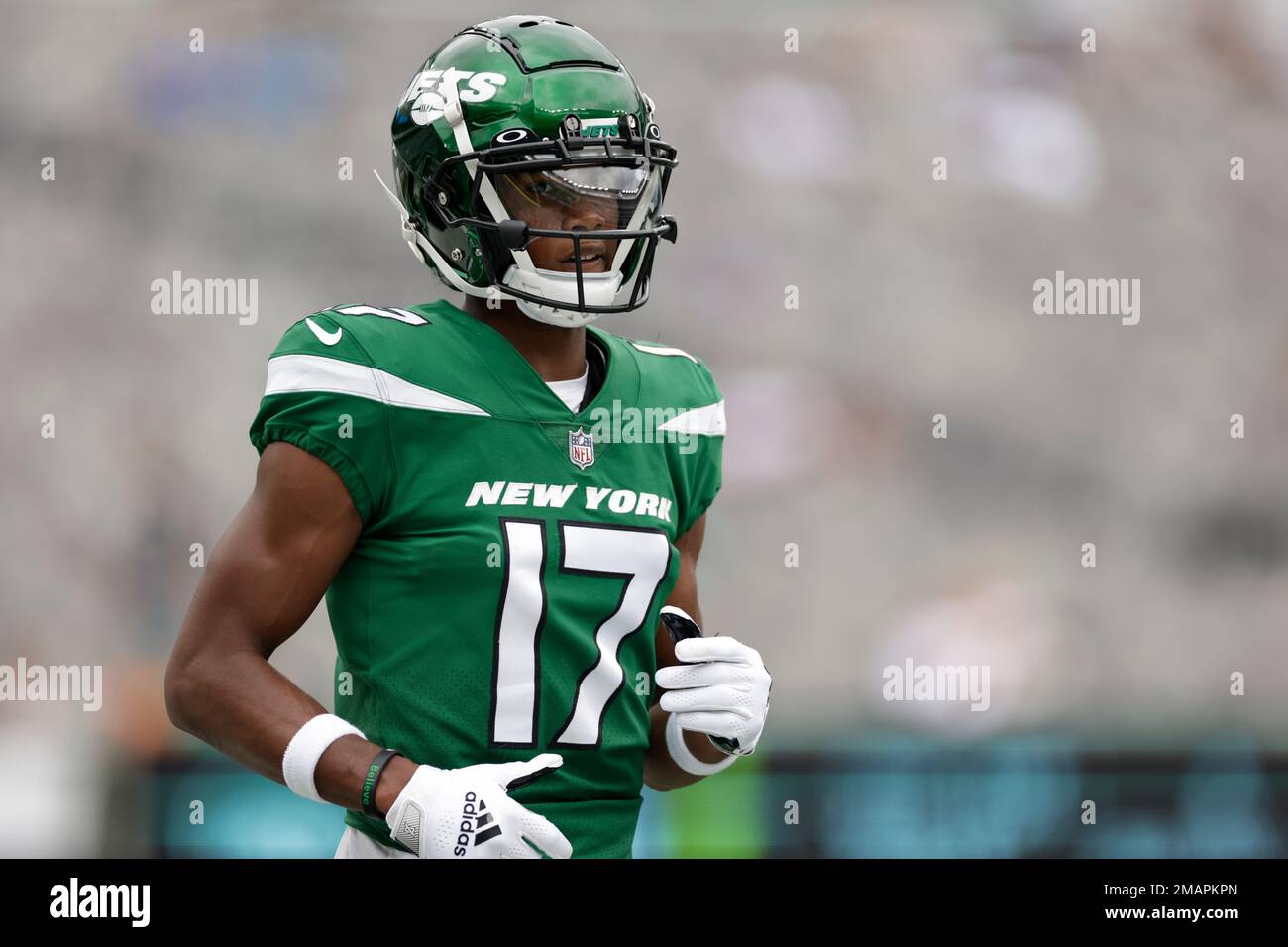 New York Jets wide receiver Garrett Wilson (17) practices before a  preseason NFL football game against the New York Giants, Sunday, Aug. 28,  2022, in East Rutherford, N.J. (AP Photo/Adam Hunger Stock