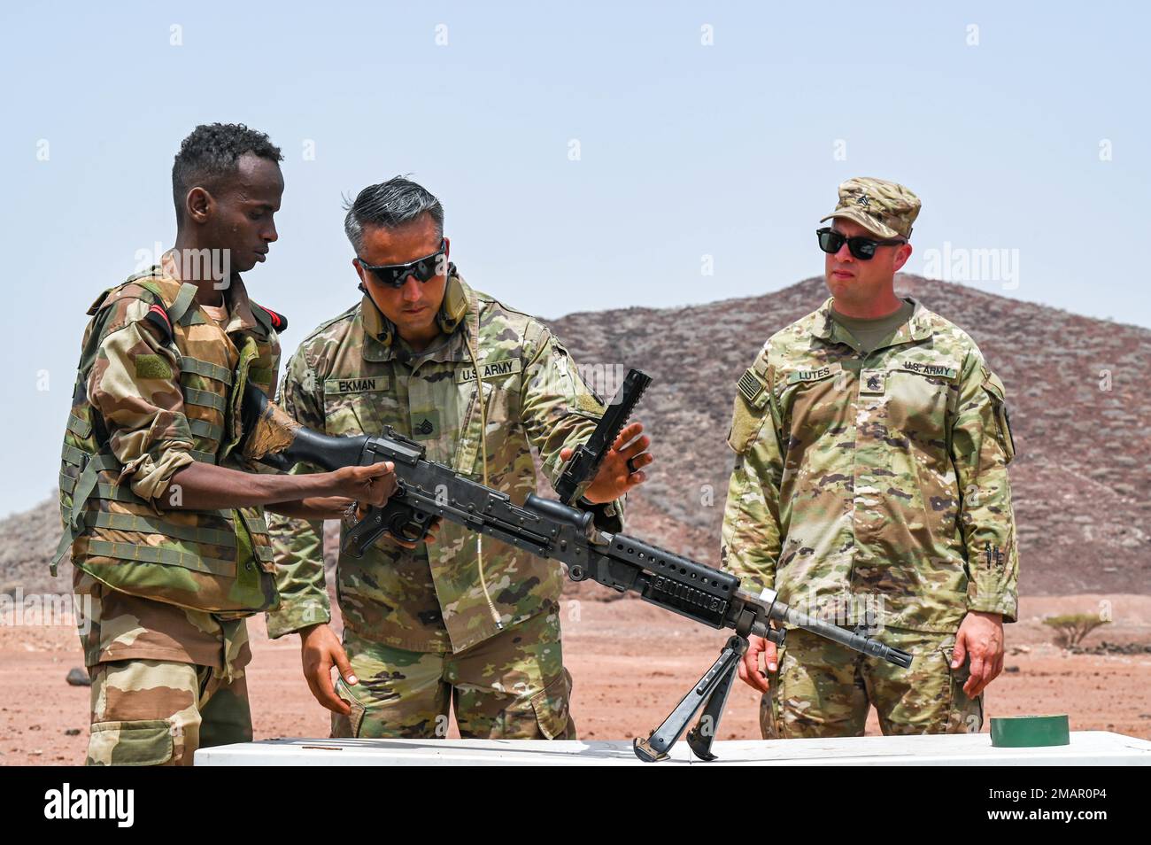 U.S. Army National Guard Soldiers assigned to the 2nd Security Force ...