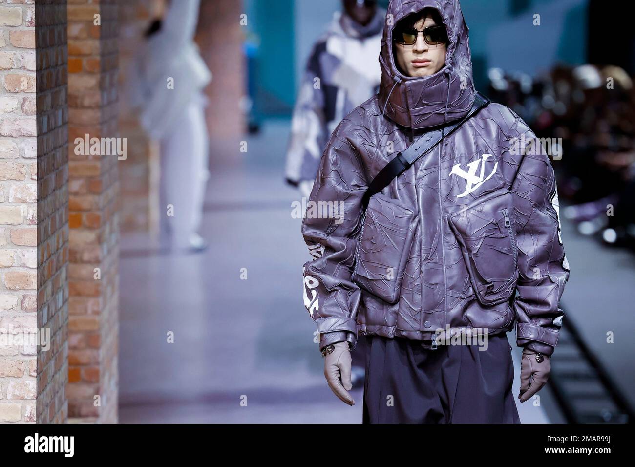 Paris, Frankreich. 19th Jan, 2023. Rosalia during Louis Vuitton Fall/Winter  2023-24 Runway during Paris Fashion Week Menswear on January 2023 - Paris,  France 19/01/2023 Credit: dpa/Alamy Live News Stock Photo - Alamy
