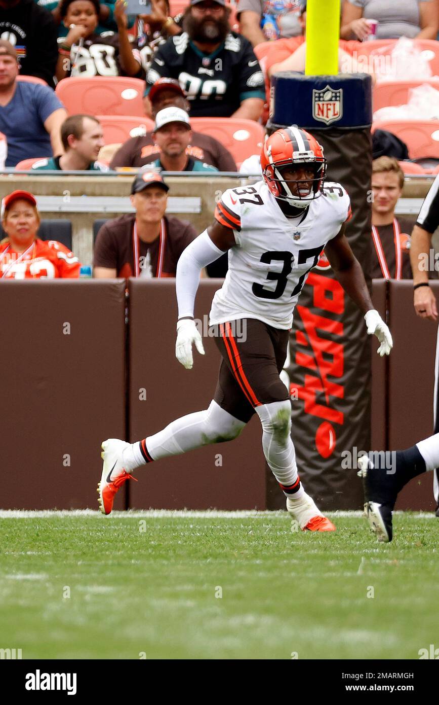 December 4, 2022: Cleveland Browns safety D'Anthony Bell (37) prior to a  game between the Cleveland Browns and the Houston Texans in Houston, TX.  ..Trask Smith/CSM/Sipa USA(Credit Image: © Trask Smith/Cal Sport