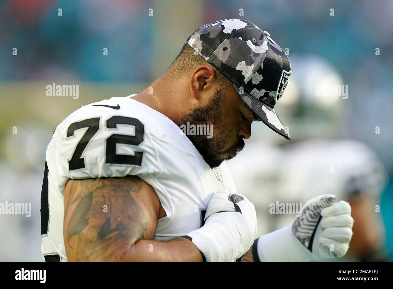 Las Vegas Raiders guard Jermaine Eluemunor (72) against the Denver