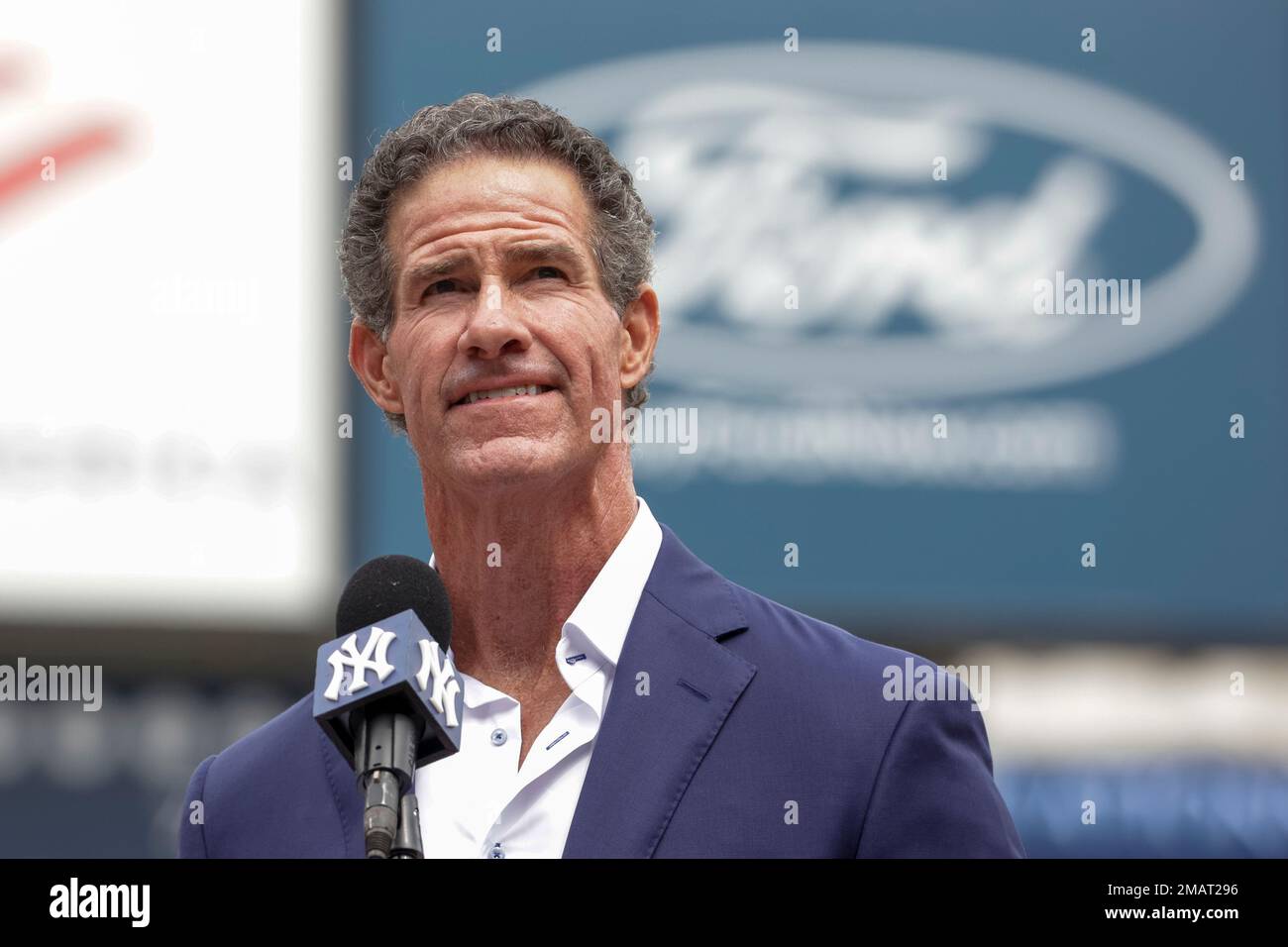 Retired New York Yankees player Paul O'Neill speaks to fans during a