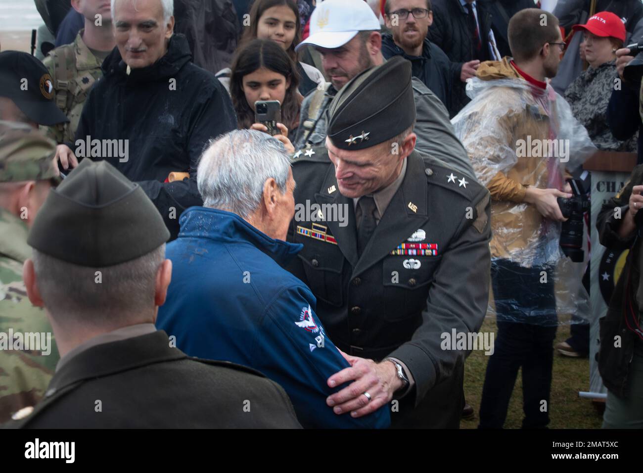 U.S. Army Maj. Gen. John V. Meyer, right, commanding general of the 1st