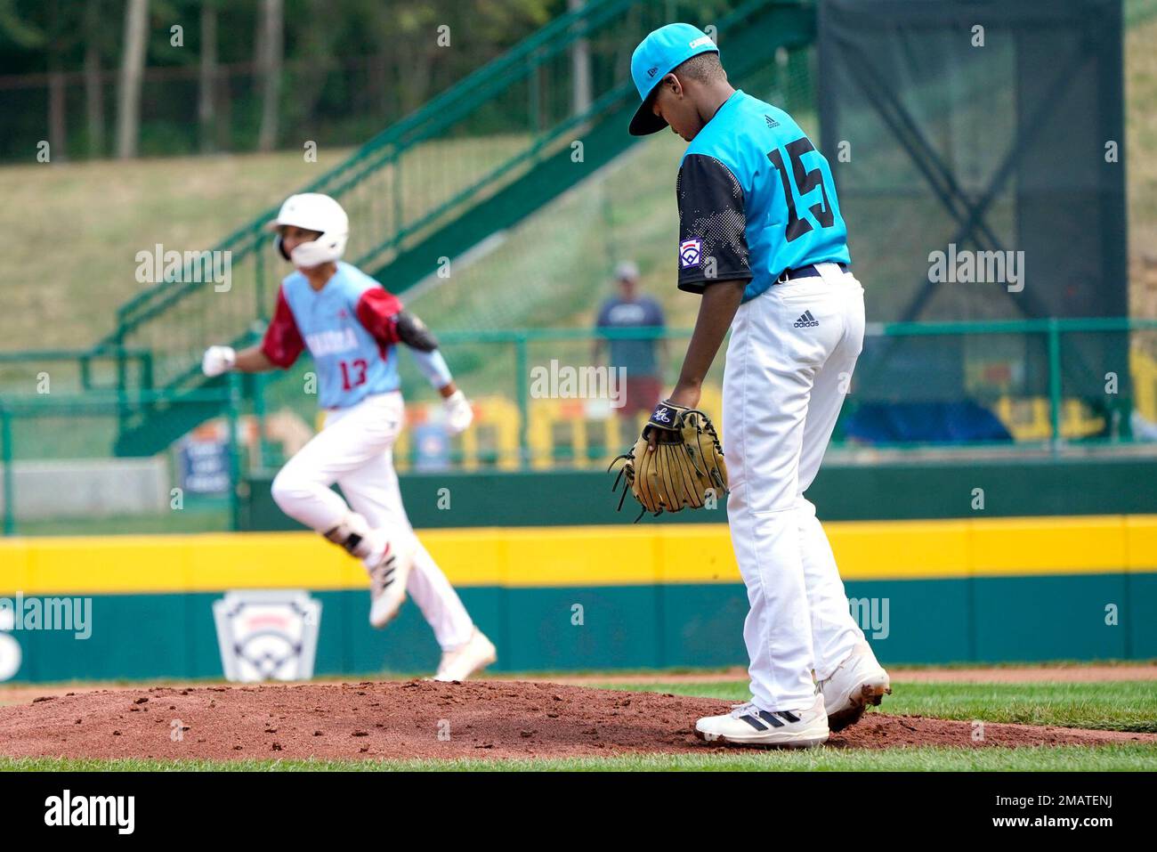 Curacao starting pitcher Qshondrickson Doran (15) walks back to the ...